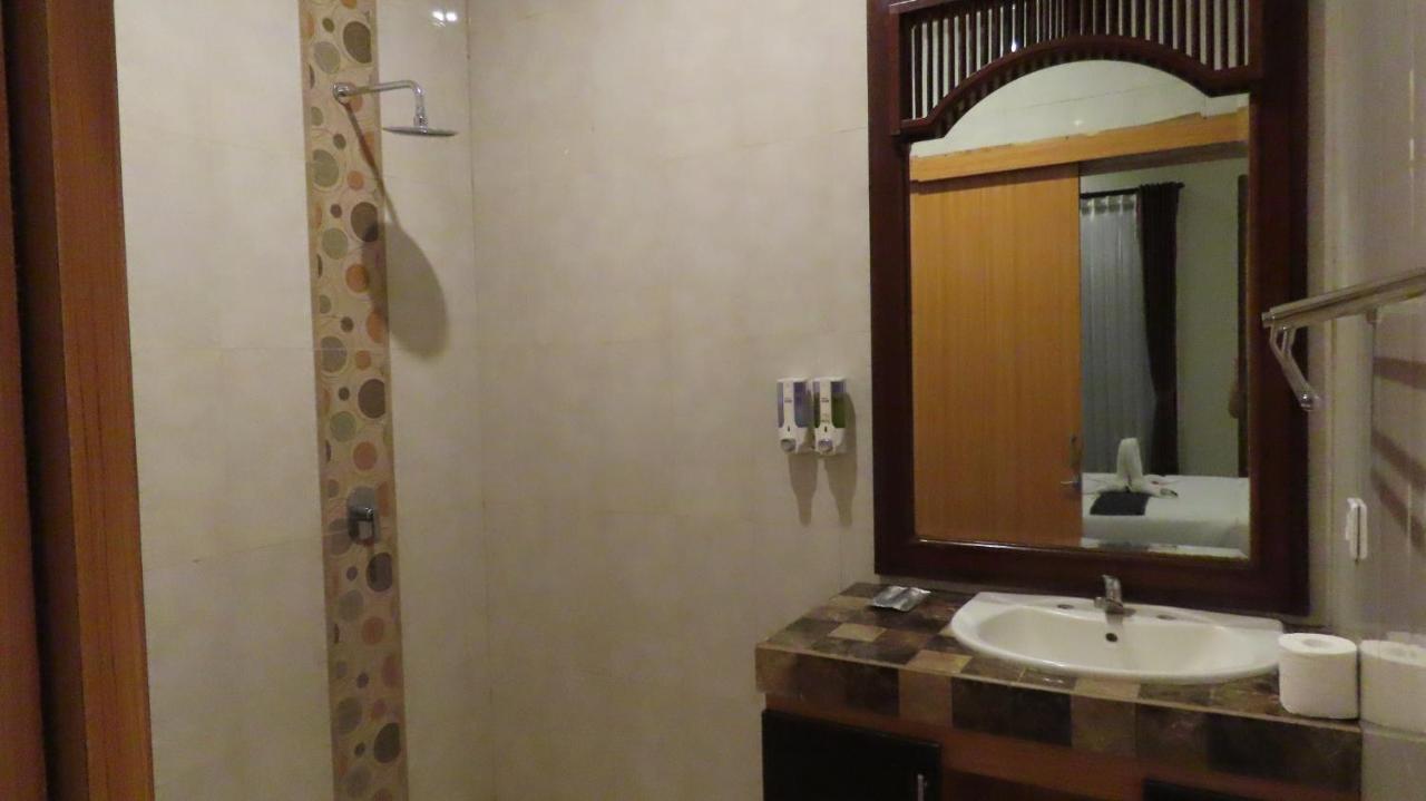Asiana Lovina Hotel Kültér fotó